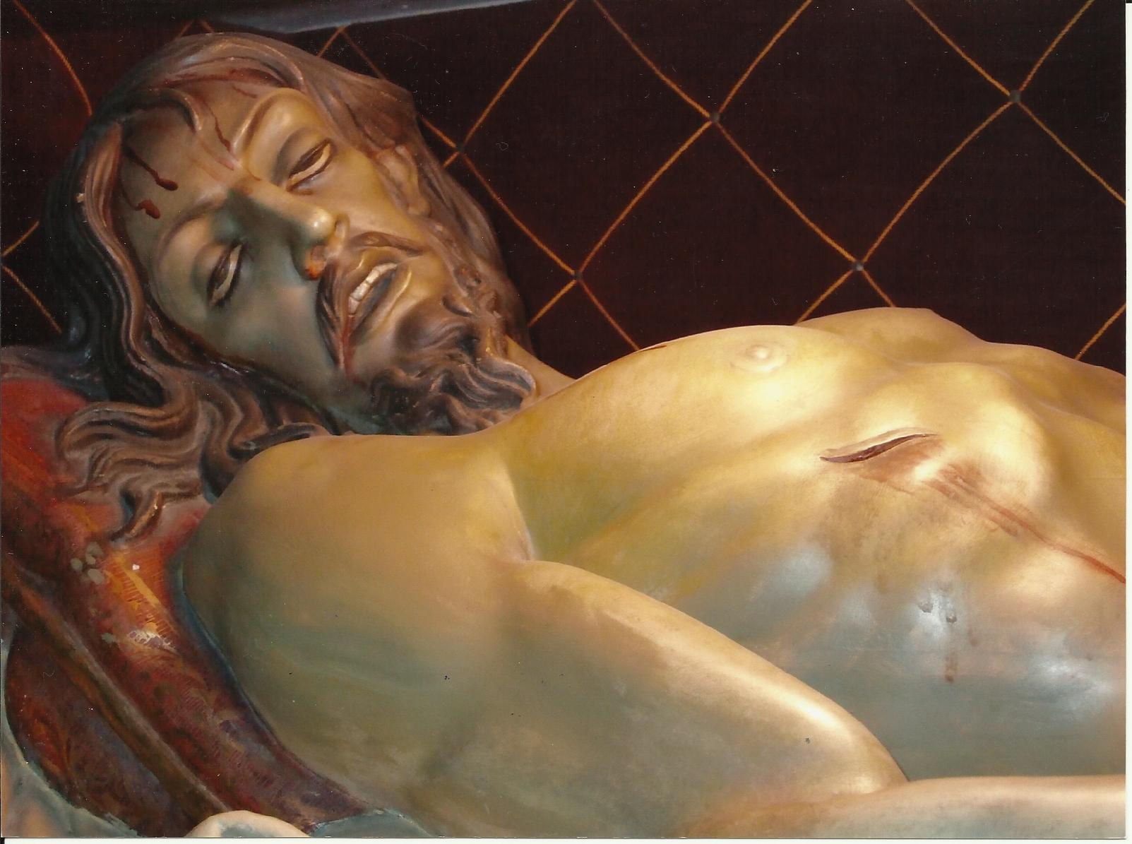 Cristo Yacente en su hornacina. (Fotografía de: Hdad. Santo Entierro - Mislata)