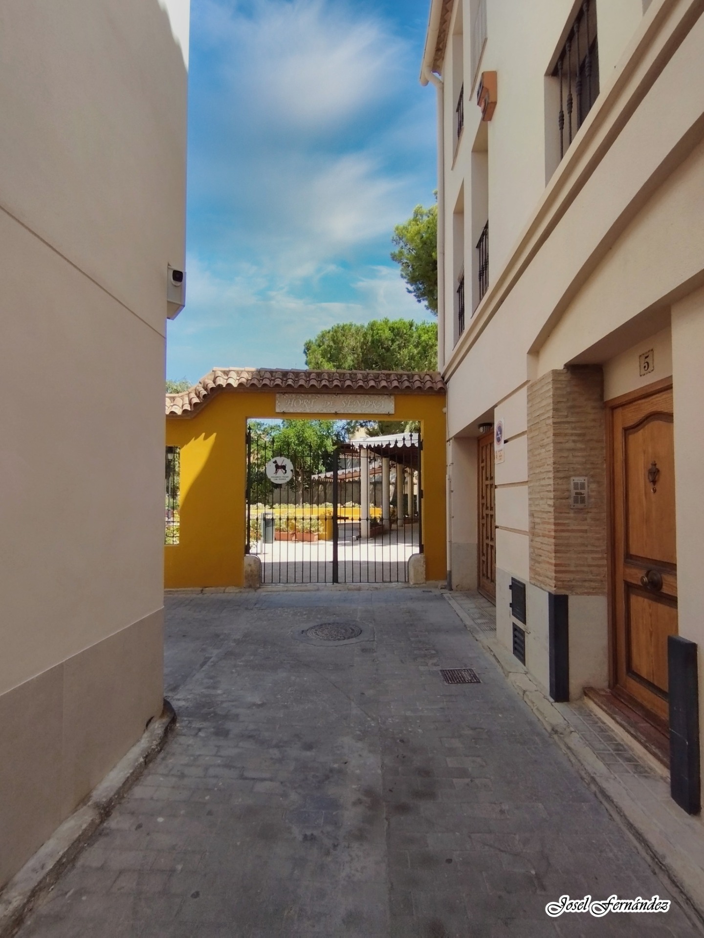 Entrada a l'Hort de Sendra por la Calle del Rosario. / Autor: Josel Fernández Martínez.