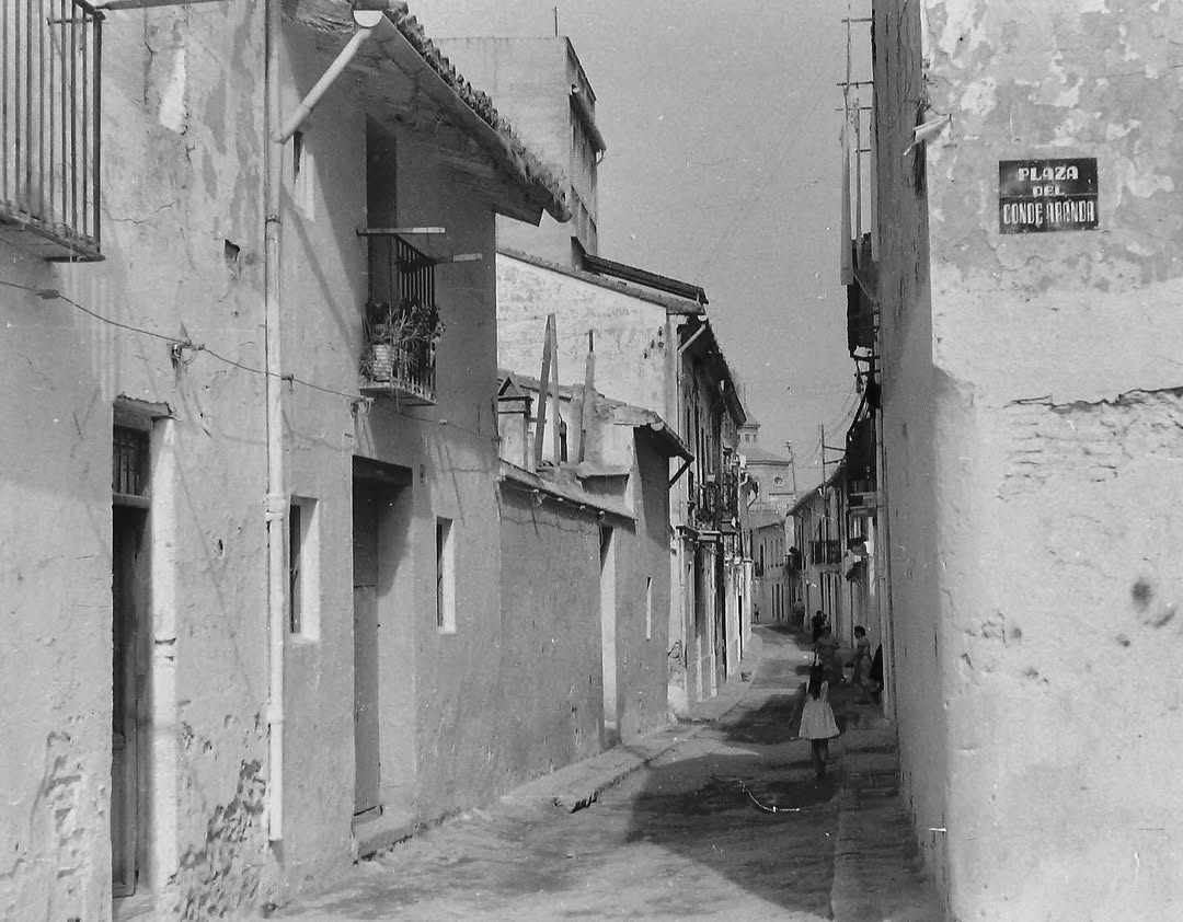 Calle Buen Pastor alrededor de 1950. Antigua calle mayor de La Morería que, tras la expulsión de los moriscos pasó a denominarse "de las barracas".