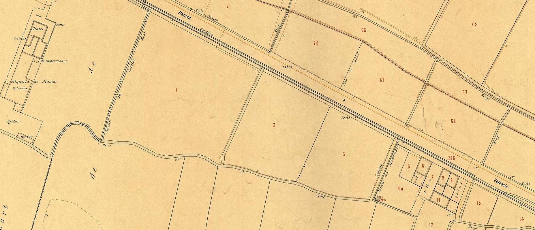 A la derecha las desaparecidas casas del Cruce. A la izquierda la Alquería de Alamar. Antiguo mapa catastral de 1949.