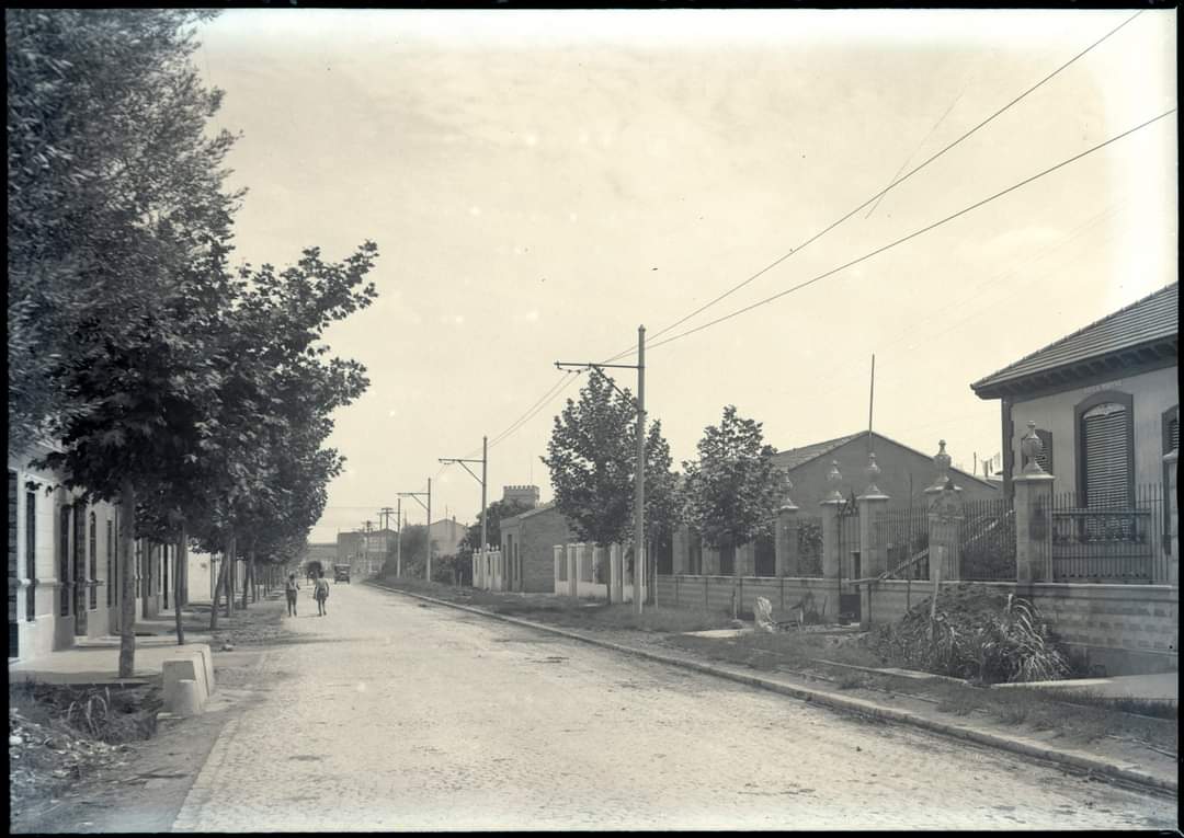 Carretera de Torrent a mediados del siglo XX. / Fuente: Archiu Nicolau Primitiu - BIVALDI.