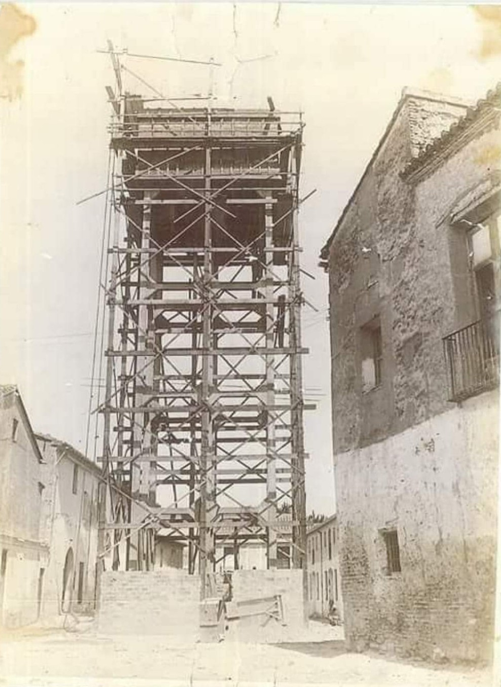Construcción del Pozo del Mediodía en 1928.