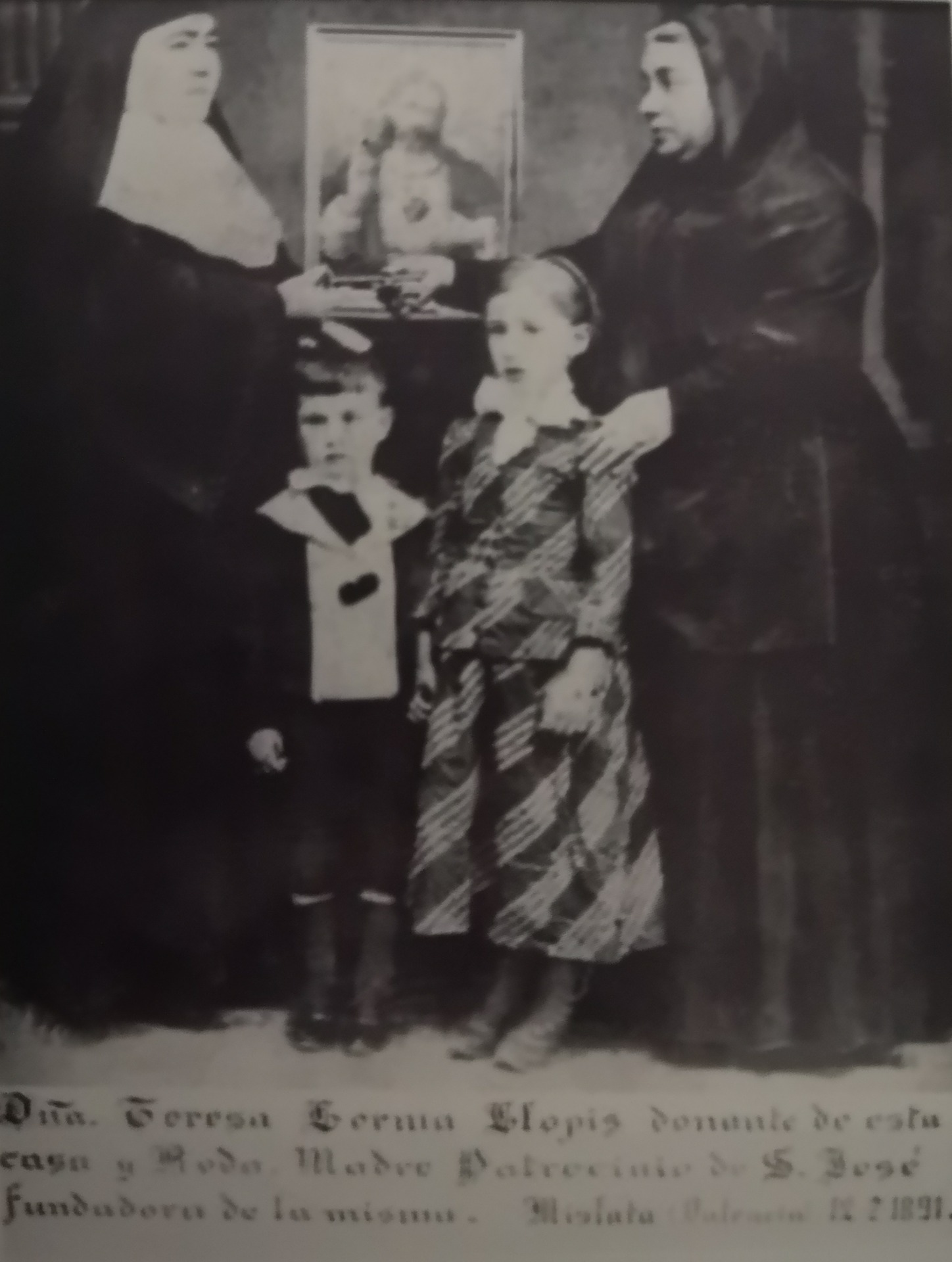 Teresa Lerma Llopis (derecha) junto a la Madre Patrocinio, fundadora del Convento Sagrado Corazón de Mislata.